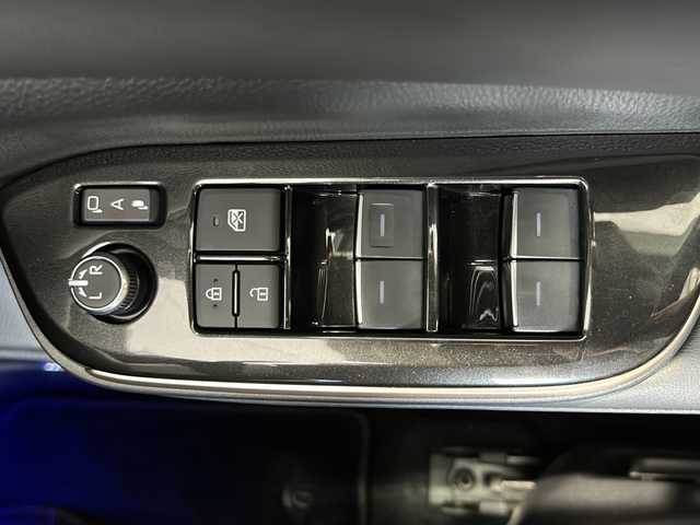トヨタ クラウン スポーツ Z 富山県 2024(令6)年 0.8万km パールⅡ 4WD/トヨタセーフティセンス/プリクラッシュセーフティ/レーダークルーズコントロール/レーンディパーチャーアラート/レーントレーシングアシスト/パーキングブレーキアシスト/アダプティブハイビーム/ロードサインアシスト/デジタルインナーミラー/ヘッドアップディスプレイ/パノラミックビューモニター/クリアランスソナー/パワーバックドア/純正メーカーナビ/フルセグ/ETC2.0/シートベンチレーション/シートヒーター/純正21インチAW