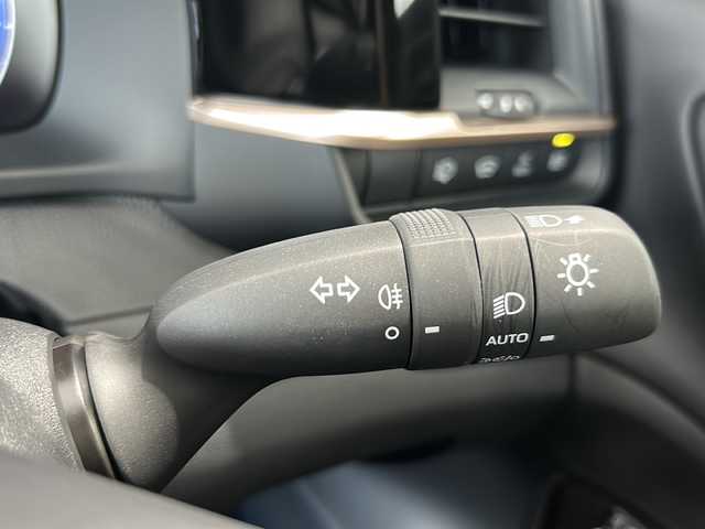 トヨタ クラウン スポーツ Z 富山県 2024(令6)年 0.8万km パールⅡ 4WD/トヨタセーフティセンス/プリクラッシュセーフティ/レーダークルーズコントロール/レーンディパーチャーアラート/レーントレーシングアシスト/パーキングブレーキアシスト/アダプティブハイビーム/ロードサインアシスト/デジタルインナーミラー/ヘッドアップディスプレイ/パノラミックビューモニター/クリアランスソナー/パワーバックドア/純正メーカーナビ/フルセグ/ETC2.0/シートベンチレーション/シートヒーター/純正21インチAW
