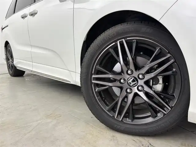 ホンダ オデッセイ ハイブリッド e:HEVアブソルート EX 福岡県 2022(令4)年 3.7万km プラチナホワイトパール 純正１０型ナビ（フルセグＴＶ）　/全方位カメラ　/ビルトインＥＴＣ２．０　/アダプティブクルコン　/コーナーセンサー　/衝突被害軽減　/レーンキープ　/ＢＳＭ　/アクセル踏み間違い防止　/両側電動スライドドア　/パワーバックドア　/ハーフレザーシート　/パワーシート　/シートヒーター　/ＬＥＤヘッドライト