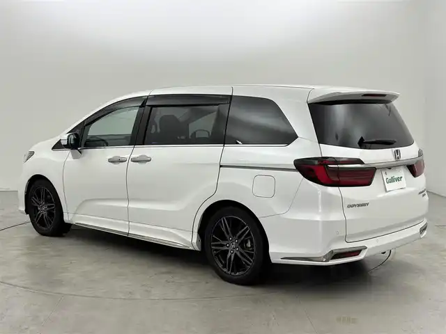 ホンダ オデッセイ ハイブリッド e:HEVアブソルート EX 福岡県 2022(令4)年 3.7万km プラチナホワイトパール 純正１０型ナビ（フルセグＴＶ）　/全方位カメラ　/ビルトインＥＴＣ２．０　/アダプティブクルコン　/コーナーセンサー　/衝突被害軽減　/レーンキープ　/ＢＳＭ　/アクセル踏み間違い防止　/両側電動スライドドア　/パワーバックドア　/ハーフレザーシート　/パワーシート　/シートヒーター　/ＬＥＤヘッドライト