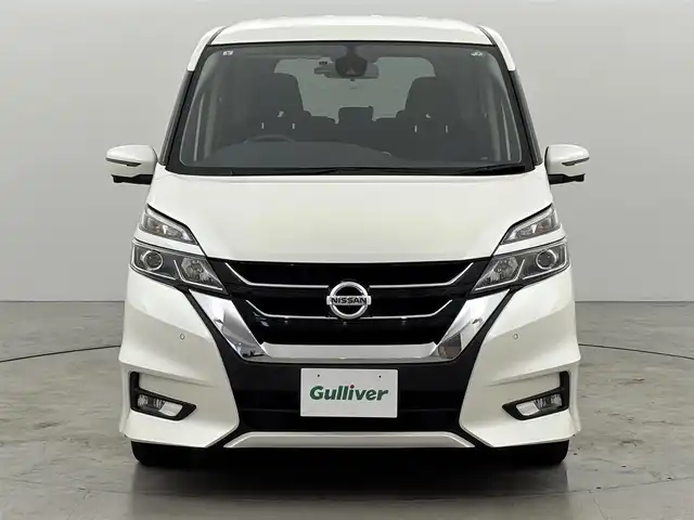 日産 セレナ ハイウェイスター Vセレクション 福岡県 2017(平29)年 4.9万km ブリリアントホワイトパール 後席モニター　/純正９型ナビ　/全方位カメラ　/両側電動スライドドア　/衝突軽減システム　/パーキングアシスト　/クルーズコントロール　/アイドリングストップ　/横滑り防止装置　/ドラレコ　/ＥＴＣ　/純正アルミホイール