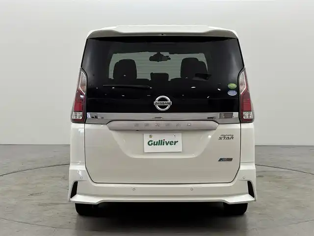 日産 セレナ ハイウェイスター Vセレクション 福岡県 2017(平29)年 4.9万km ブリリアントホワイトパール 後席モニター　/純正９型ナビ　/全方位カメラ　/両側電動スライドドア　/衝突軽減システム　/パーキングアシスト　/クルーズコントロール　/アイドリングストップ　/横滑り防止装置　/ドラレコ　/ＥＴＣ　/純正アルミホイール
