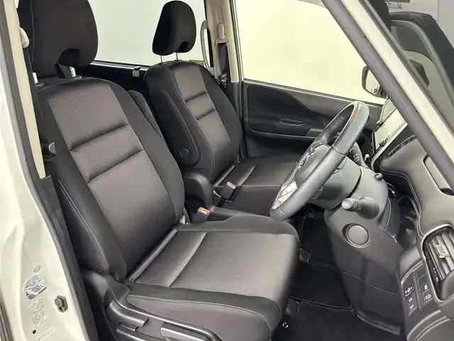 日産 セレナ ハイウェイスター Vセレクション 福岡県 2017(平29)年 4.9万km ブリリアントホワイトパール 後席モニター　/純正９型ナビ　/全方位カメラ　/両側電動スライドドア　/衝突軽減システム　/パーキングアシスト　/クルーズコントロール　/アイドリングストップ　/横滑り防止装置　/ドラレコ　/ＥＴＣ　/純正アルミホイール
