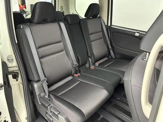 日産 セレナ ハイウェイスター Vセレクション 福岡県 2017(平29)年 4.9万km ブリリアントホワイトパール 後席モニター　/純正９型ナビ　/全方位カメラ　/両側電動スライドドア　/衝突軽減システム　/パーキングアシスト　/クルーズコントロール　/アイドリングストップ　/横滑り防止装置　/ドラレコ　/ＥＴＣ　/純正アルミホイール