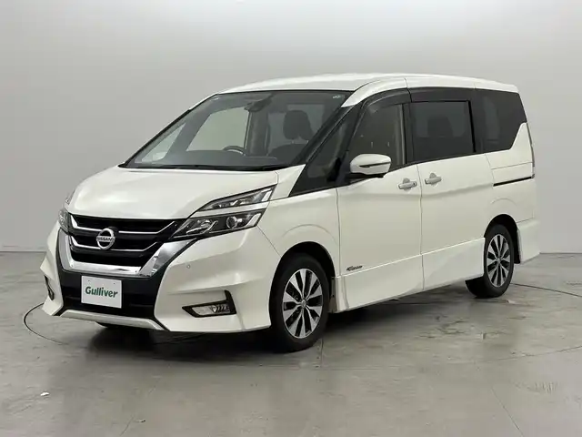 日産 セレナ ハイウェイスター Vセレクション 福岡県 2017(平29)年 4.9万km ブリリアントホワイトパール 後席モニター　/純正９型ナビ　/全方位カメラ　/両側電動スライドドア　/衝突軽減システム　/パーキングアシスト　/クルーズコントロール　/アイドリングストップ　/横滑り防止装置　/ドラレコ　/ＥＴＣ　/純正アルミホイール