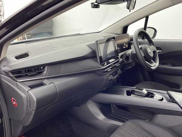 日産 ノート X 兵庫県 2024(令6)年 0.8万km スーパーブラック ・純正ディスプレイオーディオ/・Bluetooth/android Auto/Apple car play/HDMI/・バックカメラ/・プリクラッシュセーフティ/・車線逸脱警報システム/・横滑り防止装置/・クリアランスソナー/・インテリジェントエンジンブレーキ/・標識検知支援/・LEDオートライト/・前後ドライブレコーダー/・ビルトインETC/・スマートキー/・W＋サイドエアバッグ