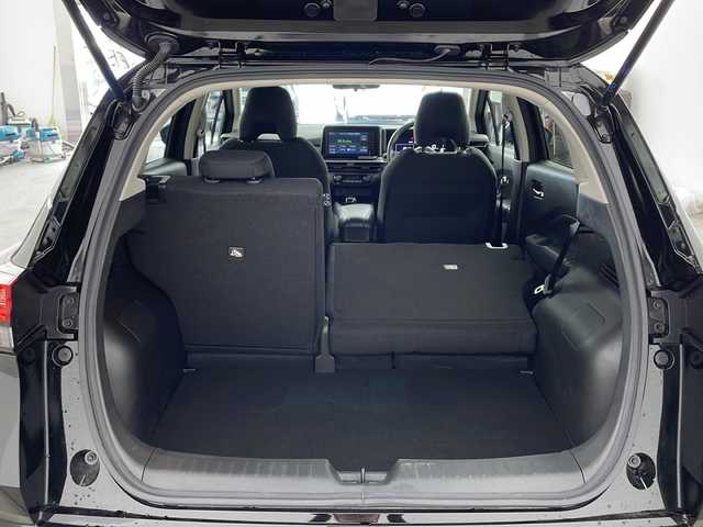 日産 ノート X 兵庫県 2024(令6)年 0.8万km スーパーブラック ・純正ディスプレイオーディオ/・Bluetooth/android Auto/Apple car play/HDMI/・バックカメラ/・プリクラッシュセーフティ/・車線逸脱警報システム/・横滑り防止装置/・クリアランスソナー/・インテリジェントエンジンブレーキ/・標識検知支援/・LEDオートライト/・前後ドライブレコーダー/・ビルトインETC/・スマートキー/・W＋サイドエアバッグ