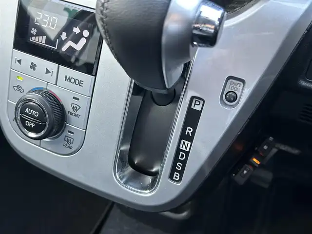 ダイハツ キャスト アクティバ GターボプライムコレSAⅡ 静岡県 2017(平29)年 0.9万km ブラックマイカメタリック 純正ナビ/　（フルセグTV/Bluetooth/DVD）/スマートアシスト/衝突被害軽減ブレーキ/横滑り防止装置/リアコーナーセンサー/バックカメラ/プッシュスタート/スマートキー/前後ドライブレコーダー/ETC/ベンチシート/純正15インチアルミホイール/LEDヘッドライト