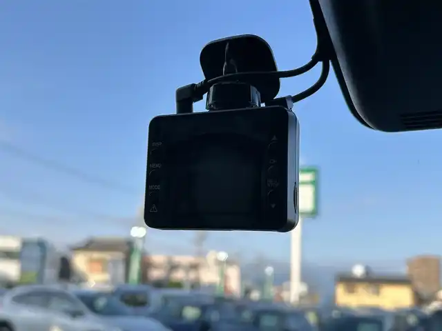 ダイハツ キャスト アクティバ GターボプライムコレSAⅡ 静岡県 2017(平29)年 0.9万km ブラックマイカメタリック 純正ナビ/　（フルセグTV/Bluetooth/DVD）/スマートアシスト/衝突被害軽減ブレーキ/横滑り防止装置/リアコーナーセンサー/バックカメラ/プッシュスタート/スマートキー/前後ドライブレコーダー/ETC/ベンチシート/純正15インチアルミホイール/LEDヘッドライト