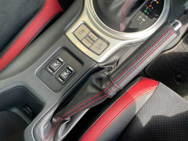 トヨタ ８６ GT リミテッド 愛知県 2017(平29)年 4.2万km ピュアレッド 純正ナビ ＳＤカードなし/リアスポイラー/クルーズコントロール/シートヒーター/バックカメラ/純正アルミホイール/LEDヘッドライト/パドルシフト/オートライト/ドライブレコーダー/ETC/ステアリングスイッチ/スマートキー/プッシュスタート