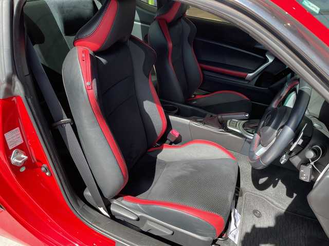 トヨタ ８６ GT リミテッド 愛知県 2017(平29)年 4.2万km ピュアレッド 純正ナビ ＳＤカードなし/リアスポイラー/クルーズコントロール/シートヒーター/バックカメラ/純正アルミホイール/LEDヘッドライト/パドルシフト/オートライト/ドライブレコーダー/ETC/ステアリングスイッチ/スマートキー/プッシュスタート
