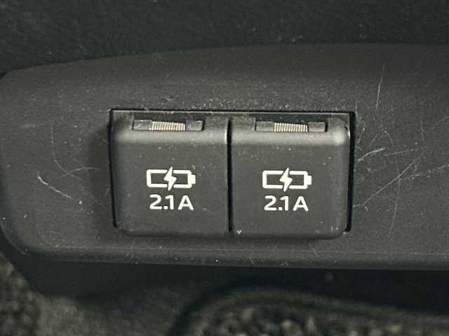 トヨタ シエンタ ファンベースG クエロ 愛知県 2021(令3)年 4.1万km ベージュ ワンオーナー/禁煙車/純正メモリナビ・フルセグTV/CD・DVD・Bluetooth再生/純正フリップダウンモニター/パノラマビューモニター/両側パワースライドドア/LEDヘッドライト/フォグランプ/クリアランスソナー/ハーフレザーシート/オートエアコン/プリクラッシュセーフティ