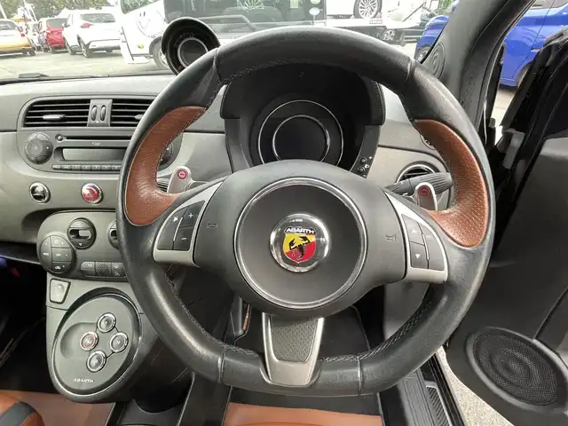 アバルト ５９５ コンペティツィオーネ 熊本県 2016(平28)年 4.8万km 黒 禁煙車　/ターボ　/純正オーディオ（ＣＤ・ＡＭ・ＦＭ）/ＥＴＣ　/パドルシフト　/横滑り防止　/パワーステアリング　/パワーウィンドウ　/ハーフレザーシート　/純正フロアマット　/純正１７インチＡＷ/リモコンキー/保証書　/取扱説明書