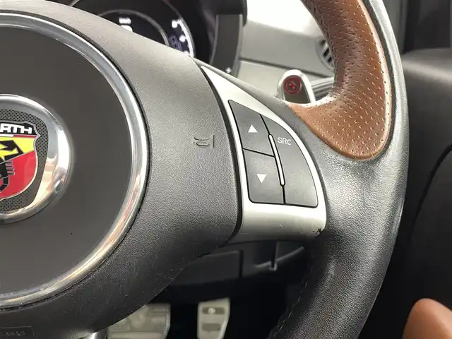 アバルト ５９５ コンペティツィオーネ 熊本県 2016(平28)年 4.8万km 黒 禁煙車　/ターボ　/純正オーディオ（ＣＤ・ＡＭ・ＦＭ）/ＥＴＣ　/パドルシフト　/横滑り防止　/パワーステアリング　/パワーウィンドウ　/ハーフレザーシート　/純正フロアマット　/純正１７インチＡＷ/リモコンキー/保証書　/取扱説明書