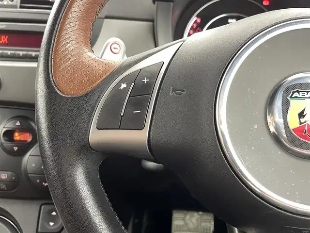 アバルト ５９５ コンペティツィオーネ 熊本県 2016(平28)年 4.8万km 黒 禁煙車　/ターボ　/純正オーディオ（ＣＤ・ＡＭ・ＦＭ）/ＥＴＣ　/パドルシフト　/横滑り防止　/パワーステアリング　/パワーウィンドウ　/ハーフレザーシート　/純正フロアマット　/純正１７インチＡＷ/リモコンキー/保証書　/取扱説明書