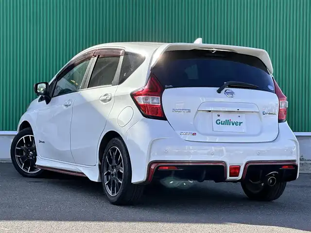 日産 ノート e－パワー ニスモ 宮城県 2018(平30)年 5.7万km ブリリアントホワイトパール インテリジェントアラウンドビューモニターセット/・踏み間違い衝突防止アシスト/・コーナーセンサー/・インテリジェントアラウンドビューモニター/・スマートルームミラー/・ドアミラーヒーター/LEDヘッドランプ/＝＝＝/インテリジェントエマージェンシーブレーキ/車線逸脱警報/純正ナビ（MM317D-W）/・CD/DVD/・Bluetooth/・フルセグTV/ETC/ドライブレコーダー/革巻きステアリング/ステアリングスイッチ/フォグランプ/オートライト/ハイビームアシスト/スマートキー＆プッシュスタート/電動格納ミラー/純正16インチAW/純正フロアマット/純正ドアバイザー/Wエアバッグ