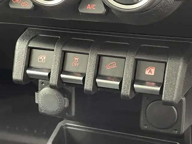 スズキ ジムニー XC 滋賀県 2025(令7)年 0.1万km キネティックイエロー 社外ディスプレイオーディオ/Bluetooth/AppleCarPlay/AndroidAuto/５MT/パートタイム4WD/LED/AHB/レーンキープ/クルーズコントロール/コーナーセンサー/D/Nシートヒーター/HDC/社外フロアマット/プッシュスタート/スマートキー/ステアリングリモコン/ビルトインETC