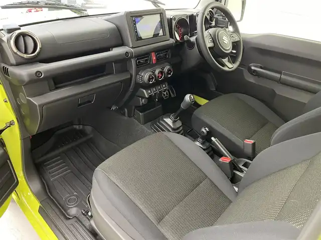 スズキ ジムニー XC 滋賀県 2025(令7)年 0.1万km キネティックイエロー 社外ディスプレイオーディオ/Bluetooth/AppleCarPlay/AndroidAuto/５MT/パートタイム4WD/LED/AHB/レーンキープ/クルーズコントロール/コーナーセンサー/D/Nシートヒーター/HDC/社外フロアマット/プッシュスタート/スマートキー/ステアリングリモコン/ビルトインETC
