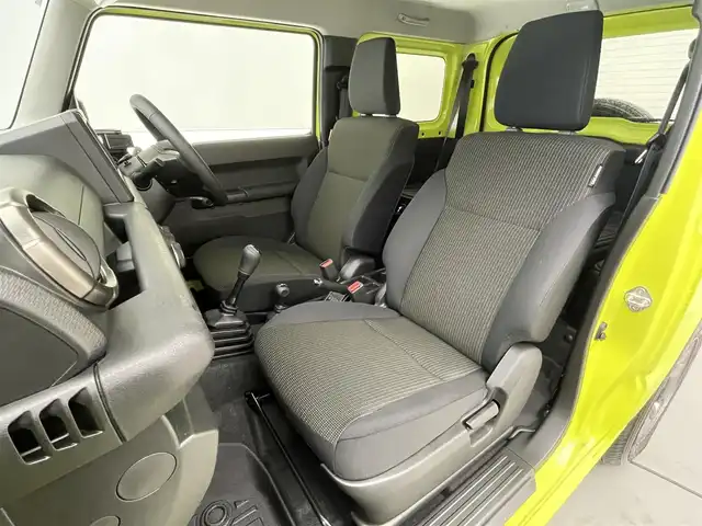 スズキ ジムニー XC 滋賀県 2025(令7)年 0.1万km キネティックイエロー 社外ディスプレイオーディオ/Bluetooth/AppleCarPlay/AndroidAuto/５MT/パートタイム4WD/LED/AHB/レーンキープ/クルーズコントロール/コーナーセンサー/D/Nシートヒーター/HDC/社外フロアマット/プッシュスタート/スマートキー/ステアリングリモコン/ビルトインETC