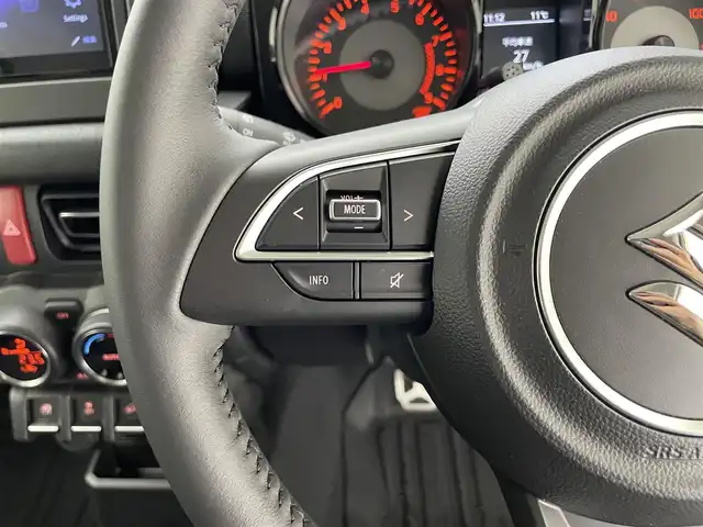 スズキ ジムニー XC 滋賀県 2025(令7)年 0.1万km キネティックイエロー 社外ディスプレイオーディオ/Bluetooth/AppleCarPlay/AndroidAuto/５MT/パートタイム4WD/LED/AHB/レーンキープ/クルーズコントロール/コーナーセンサー/D/Nシートヒーター/HDC/社外フロアマット/プッシュスタート/スマートキー/ステアリングリモコン/ビルトインETC