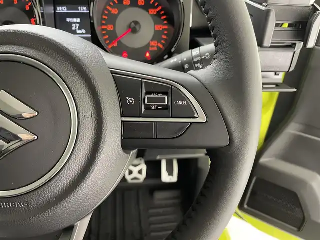 スズキ ジムニー XC 滋賀県 2025(令7)年 0.1万km キネティックイエロー 社外ディスプレイオーディオ/Bluetooth/AppleCarPlay/AndroidAuto/５MT/パートタイム4WD/LED/AHB/レーンキープ/クルーズコントロール/コーナーセンサー/D/Nシートヒーター/HDC/社外フロアマット/プッシュスタート/スマートキー/ステアリングリモコン/ビルトインETC