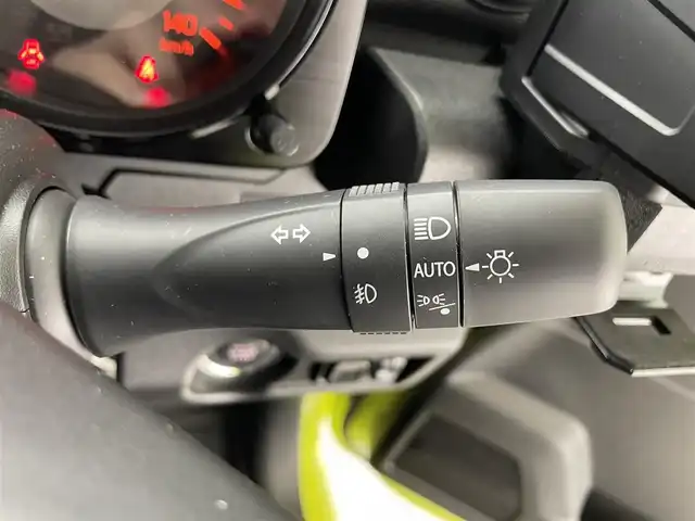 スズキ ジムニー XC 滋賀県 2025(令7)年 0.1万km キネティックイエロー 社外ディスプレイオーディオ/Bluetooth/AppleCarPlay/AndroidAuto/５MT/パートタイム4WD/LED/AHB/レーンキープ/クルーズコントロール/コーナーセンサー/D/Nシートヒーター/HDC/社外フロアマット/プッシュスタート/スマートキー/ステアリングリモコン/ビルトインETC