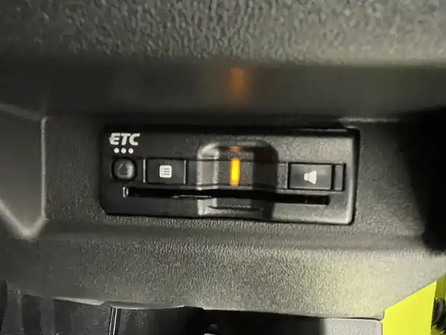 スズキ ジムニー XC 滋賀県 2025(令7)年 0.1万km キネティックイエロー 社外ディスプレイオーディオ/Bluetooth/AppleCarPlay/AndroidAuto/５MT/パートタイム4WD/LED/AHB/レーンキープ/クルーズコントロール/コーナーセンサー/D/Nシートヒーター/HDC/社外フロアマット/プッシュスタート/スマートキー/ステアリングリモコン/ビルトインETC