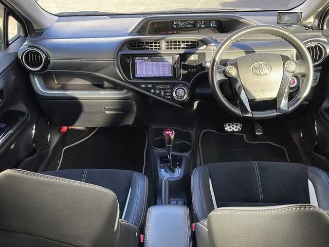 トヨタ アクア G G’s 宮崎県 2014(平26)年 9.2万km ライムホワイトパールクリスタルシャイン 純正ＳＤナビ(NSZT-W62G)/(BT/DTV/CD/DVD/AM/FM)/バックカメラ　/オートライト　/純正ＥＴＣ　/純正アルミホイール　/純正フロアマット　/電動格納ミラー　/ハーフレザーシート　/プッシュボタン　/スマートキー