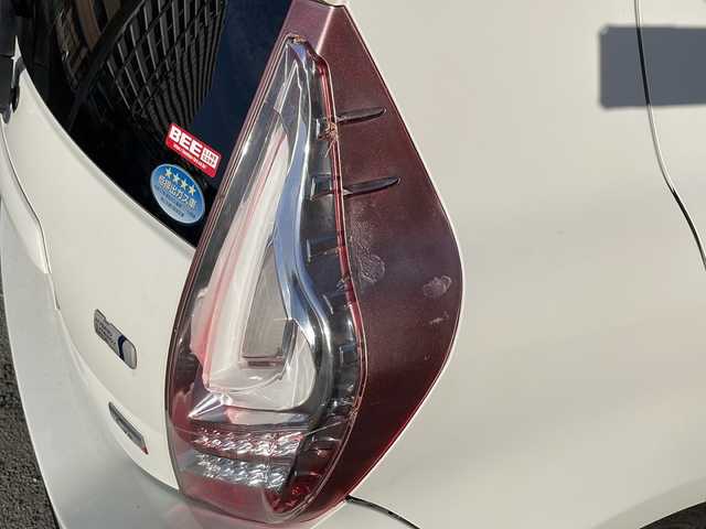 トヨタ アクア G G’s 宮崎県 2014(平26)年 9.2万km ライムホワイトパールクリスタルシャイン 純正ＳＤナビ(NSZT-W62G)/(BT/DTV/CD/DVD/AM/FM)/バックカメラ　/オートライト　/純正ＥＴＣ　/純正アルミホイール　/純正フロアマット　/電動格納ミラー　/ハーフレザーシート　/プッシュボタン　/スマートキー