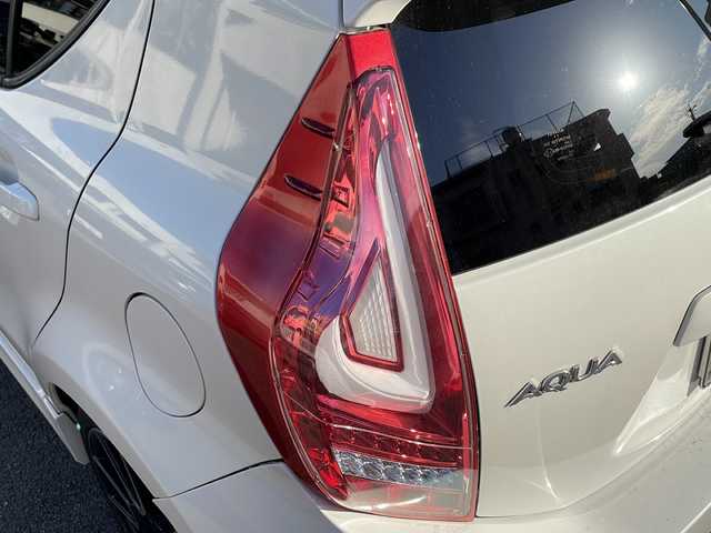 トヨタ アクア G G’s 宮崎県 2014(平26)年 9.2万km ライムホワイトパールクリスタルシャイン 純正ＳＤナビ(NSZT-W62G)/(BT/DTV/CD/DVD/AM/FM)/バックカメラ　/オートライト　/純正ＥＴＣ　/純正アルミホイール　/純正フロアマット　/電動格納ミラー　/ハーフレザーシート　/プッシュボタン　/スマートキー