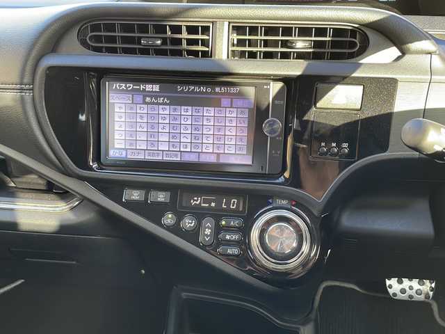 トヨタ アクア G G’s 宮崎県 2014(平26)年 9.2万km ライムホワイトパールクリスタルシャイン 純正ＳＤナビ(NSZT-W62G)/(BT/DTV/CD/DVD/AM/FM)/バックカメラ　/オートライト　/純正ＥＴＣ　/純正アルミホイール　/純正フロアマット　/電動格納ミラー　/ハーフレザーシート　/プッシュボタン　/スマートキー