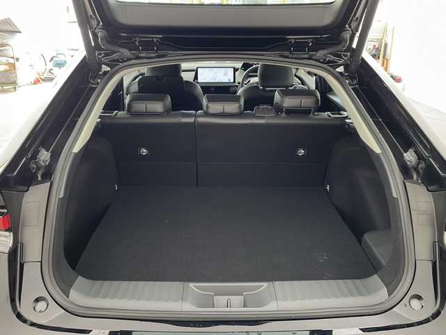 トヨタ プリウス Z 兵庫県 2023(令5)年 1.6万km アティチュードブラックマイカ ・純正ナビ（TV/USB/BT/MiraCast)/・パノラミックビューモニター/・ビルトインETC2.0/・モデリスタエアロ/・社外車高調/・トヨタセーフティセンス/・トヨタチームメイト/・アドバンスドパーク/・レーンディパーチャーアラート/・ブラインドスポットモニター/・プリクラッシュセーフティ/・プロアクティブドライビングアシスト/・後方車両接近告知/・パーキングサポートブレーキ/・安心降車アシスト/・周辺車両接近サポート/・ロードサインアシスト/・レーダークルーズコントロール/・レーンチェンジアシスト/・フロントクロストラフィックアラート/・オートマチックハイビーム/・クリアランスソナー/・パワーバックドア/・ワイヤレス充電/・レザーシート/・前席パワーシート/・前席シートヒーター/・前席エアシート/・ステアリングヒーター/・ドアミラーヒーター/・nanoeX/・AC１００V電源