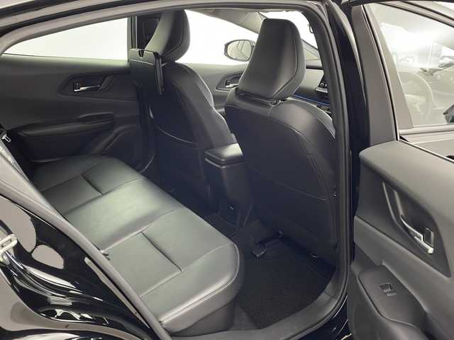 トヨタ プリウス Z 兵庫県 2023(令5)年 1.6万km アティチュードブラックマイカ ・純正ナビ（TV/USB/BT/MiraCast)/・パノラミックビューモニター/・ビルトインETC2.0/・モデリスタエアロ/・社外車高調/・トヨタセーフティセンス/・トヨタチームメイト/・アドバンスドパーク/・レーンディパーチャーアラート/・ブラインドスポットモニター/・プリクラッシュセーフティ/・プロアクティブドライビングアシスト/・後方車両接近告知/・パーキングサポートブレーキ/・安心降車アシスト/・周辺車両接近サポート/・ロードサインアシスト/・レーダークルーズコントロール/・レーンチェンジアシスト/・フロントクロストラフィックアラート/・オートマチックハイビーム/・クリアランスソナー/・パワーバックドア/・ワイヤレス充電/・レザーシート/・前席パワーシート/・前席シートヒーター/・前席エアシート/・ステアリングヒーター/・ドアミラーヒーター/・nanoeX/・AC１００V電源