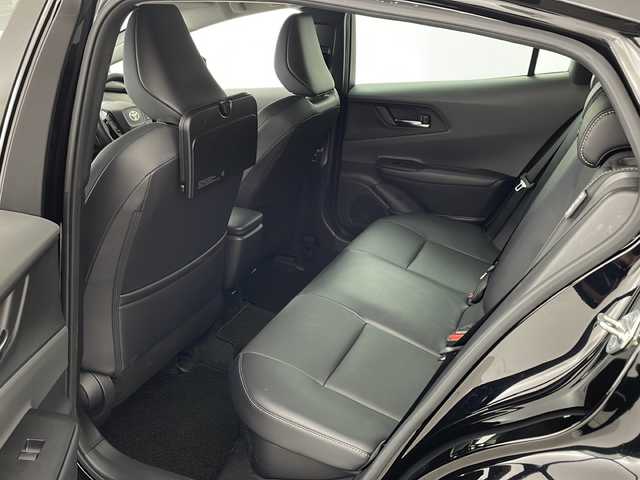 トヨタ プリウス Z 兵庫県 2023(令5)年 1.6万km アティチュードブラックマイカ ・純正ナビ（TV/USB/BT/MiraCast)/・パノラミックビューモニター/・ビルトインETC2.0/・モデリスタエアロ/・社外車高調/・トヨタセーフティセンス/・トヨタチームメイト/・アドバンスドパーク/・レーンディパーチャーアラート/・ブラインドスポットモニター/・プリクラッシュセーフティ/・プロアクティブドライビングアシスト/・後方車両接近告知/・パーキングサポートブレーキ/・安心降車アシスト/・周辺車両接近サポート/・ロードサインアシスト/・レーダークルーズコントロール/・レーンチェンジアシスト/・フロントクロストラフィックアラート/・オートマチックハイビーム/・クリアランスソナー/・パワーバックドア/・ワイヤレス充電/・レザーシート/・前席パワーシート/・前席シートヒーター/・前席エアシート/・ステアリングヒーター/・ドアミラーヒーター/・nanoeX/・AC１００V電源