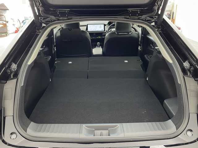 トヨタ プリウス Z 兵庫県 2023(令5)年 1.6万km アティチュードブラックマイカ ・純正ナビ（TV/USB/BT/MiraCast)/・パノラミックビューモニター/・ビルトインETC2.0/・モデリスタエアロ/・社外車高調/・トヨタセーフティセンス/・トヨタチームメイト/・アドバンスドパーク/・レーンディパーチャーアラート/・ブラインドスポットモニター/・プリクラッシュセーフティ/・プロアクティブドライビングアシスト/・後方車両接近告知/・パーキングサポートブレーキ/・安心降車アシスト/・周辺車両接近サポート/・ロードサインアシスト/・レーダークルーズコントロール/・レーンチェンジアシスト/・フロントクロストラフィックアラート/・オートマチックハイビーム/・クリアランスソナー/・パワーバックドア/・ワイヤレス充電/・レザーシート/・前席パワーシート/・前席シートヒーター/・前席エアシート/・ステアリングヒーター/・ドアミラーヒーター/・nanoeX/・AC１００V電源