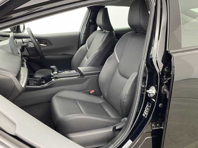 トヨタ プリウス Z 兵庫県 2023(令5)年 1.6万km アティチュードブラックマイカ ・純正ナビ（TV/USB/BT/MiraCast)/・パノラミックビューモニター/・ビルトインETC2.0/・モデリスタエアロ/・社外車高調/・トヨタセーフティセンス/・トヨタチームメイト/・アドバンスドパーク/・レーンディパーチャーアラート/・ブラインドスポットモニター/・プリクラッシュセーフティ/・プロアクティブドライビングアシスト/・後方車両接近告知/・パーキングサポートブレーキ/・安心降車アシスト/・周辺車両接近サポート/・ロードサインアシスト/・レーダークルーズコントロール/・レーンチェンジアシスト/・フロントクロストラフィックアラート/・オートマチックハイビーム/・クリアランスソナー/・パワーバックドア/・ワイヤレス充電/・レザーシート/・前席パワーシート/・前席シートヒーター/・前席エアシート/・ステアリングヒーター/・ドアミラーヒーター/・nanoeX/・AC１００V電源