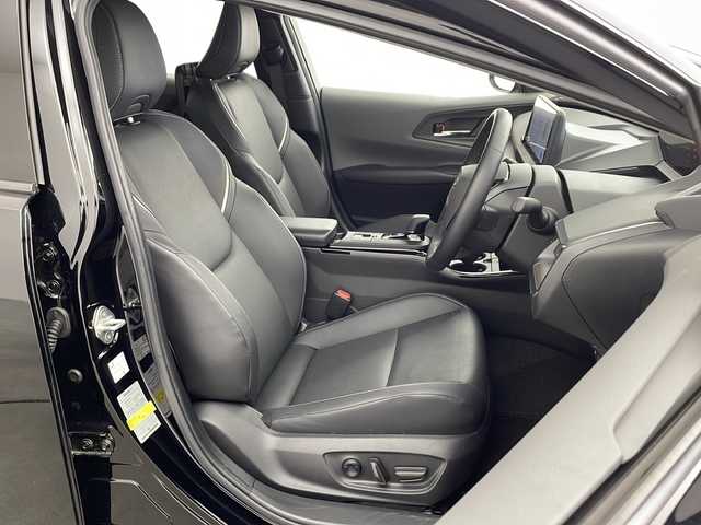 トヨタ プリウス Z 兵庫県 2023(令5)年 1.6万km アティチュードブラックマイカ ・純正ナビ（TV/USB/BT/MiraCast)/・パノラミックビューモニター/・ビルトインETC2.0/・モデリスタエアロ/・社外車高調/・トヨタセーフティセンス/・トヨタチームメイト/・アドバンスドパーク/・レーンディパーチャーアラート/・ブラインドスポットモニター/・プリクラッシュセーフティ/・プロアクティブドライビングアシスト/・後方車両接近告知/・パーキングサポートブレーキ/・安心降車アシスト/・周辺車両接近サポート/・ロードサインアシスト/・レーダークルーズコントロール/・レーンチェンジアシスト/・フロントクロストラフィックアラート/・オートマチックハイビーム/・クリアランスソナー/・パワーバックドア/・ワイヤレス充電/・レザーシート/・前席パワーシート/・前席シートヒーター/・前席エアシート/・ステアリングヒーター/・ドアミラーヒーター/・nanoeX/・AC１００V電源