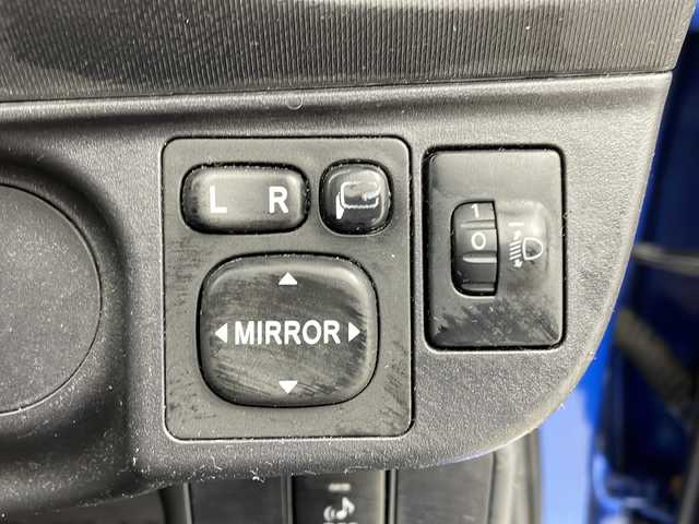 トヨタ アクア S 大阪府 2013(平25)年 6.1万km コバルトブルーメタリック 社外ナビ　/【BT/フルセグTV/USB/ipod/DVD]/バックカメラ/ETC/横滑り防止装置/純正フロアマット/スペアキー