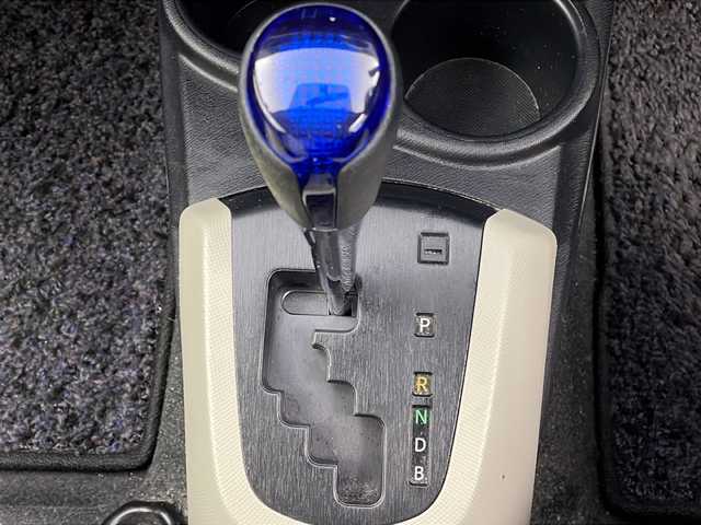 トヨタ アクア S 大阪府 2013(平25)年 6.1万km コバルトブルーメタリック 社外ナビ　/【BT/フルセグTV/USB/ipod/DVD]/バックカメラ/ETC/横滑り防止装置/純正フロアマット/スペアキー