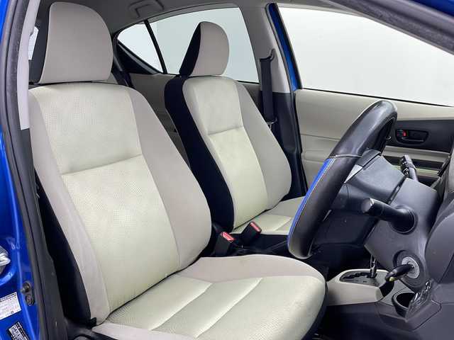 トヨタ アクア S 大阪府 2013(平25)年 6.1万km コバルトブルーメタリック 社外ナビ　/【BT/フルセグTV/USB/ipod/DVD]/バックカメラ/ETC/横滑り防止装置/純正フロアマット/スペアキー