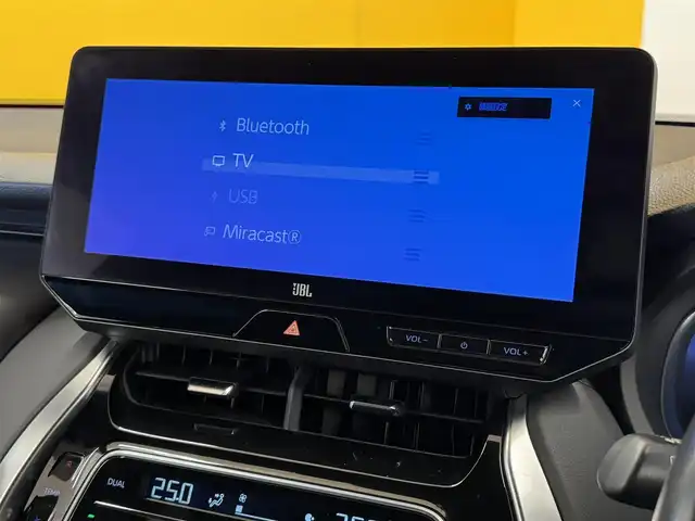 トヨタ ハリアー ハイブリッド Z レザーパッケージ 群馬県 2023(令5)年 7.3万km ブラック パノラマルーフ/JBL/トヨタセーフティセンス/・アダプティブクルーズコントロール/・プリクラッシュセーフティ/・レーントレーシングアシスト/・パーキングサポートブレーキ/・ブラインドスポットモニター/・オートハイビーム/純正12.3インチナビ/　　フルセグ/BT/FM/AM/    USB/Miracast/    AppleCarPlay/AndroidAuto/パノラミックビューモニター/ヘッドアップディスプレイ/パワーバックドア/デジタルインナーミラー/前席パワーシート/前席シートヒーター/前席エアーシート/ステアリングヒーター/オートLEDヘッドライト/前後ドライブレコーダー/ビルドインETC2.0