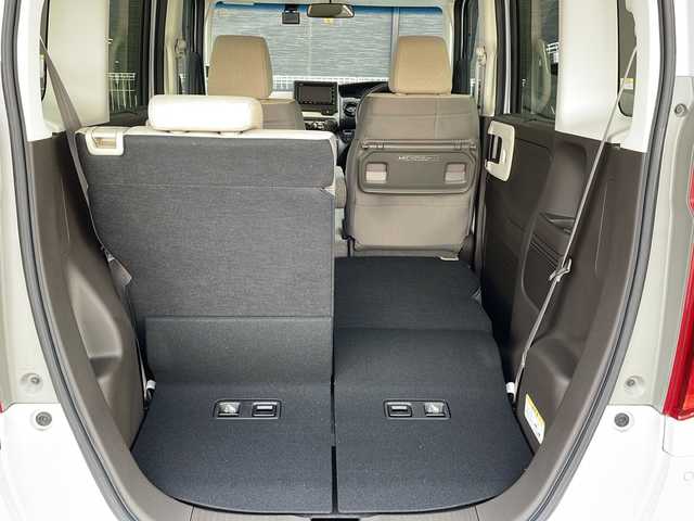 ホンダ Ｎ ＢＯＸ L 愛知県 2023(令5)年 0.5万km プレミアムサンライトホワイトパール /禁煙//純正メモリーナビ（VXM-235Ci）//CD・SD・BT//バックカメラ//パワースライドドア//ETC//前席シートヒーター//衝突軽減ブレーキ（CMBS）//誤発進抑制機能//歩行者事故低減ステアリング//路外逸脱抑制機能///渋滞追従機能付アダプティブクルーズコントロール（ACC）//車線維持支援システム（LKAS）//先行車発進お知らせ機能//標識認識機能//後方誤発進抑制機能//オートハイビーム//LEDオートライト//前後ドライブレコーダー（HDR965GW）//コーナーセンサー//電子ホールド//プッシュスタート//ステアリングスイッチ//チップアップシート//リアロールサンシェイド//シートバックテーブル//ISOFIX//アイドリングストップ//保証書//スペアキー