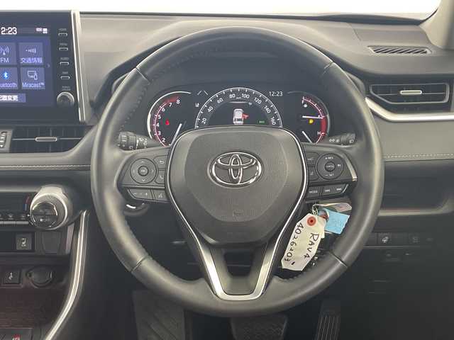 トヨタ ＲＡＶ４ G Zパッケージ 愛知県 2021(令3)年 3.8万km ダークブルーマイカ /純正9インチディスプレイオーディオ//パノラミックビューモニター//Bluetooth・USB・AM・FM・AppleCarPlay・AndroidAuto//ビルトインETC//デジタルインナーミラー//ハンズフリーパワーバックドア//合皮シート//運転席パワーシート//運転席助手席シートヒーター//純正フロアマット//トヨタセーフティセンス//プリクラッシュセーフティ//レーントレーシングアシスト//レーダークルーズコントロール//オートマチックハイビーム//ロードサインアシスト//先行車発進お知らせ//インテリジェントクリアランスソナー//パーキングサポートブレーキ//BSM//ダウンヒルアシストコントロール//ヒススタートアシストコントロール//MTモード付AT//LEDヘッドライト//オートライト//純正ドアバイザー//電動格納ミラー//革巻きステアリング//ステアリングヒーター//ステアリングスイッチ//プッシュスタート//スマートキー