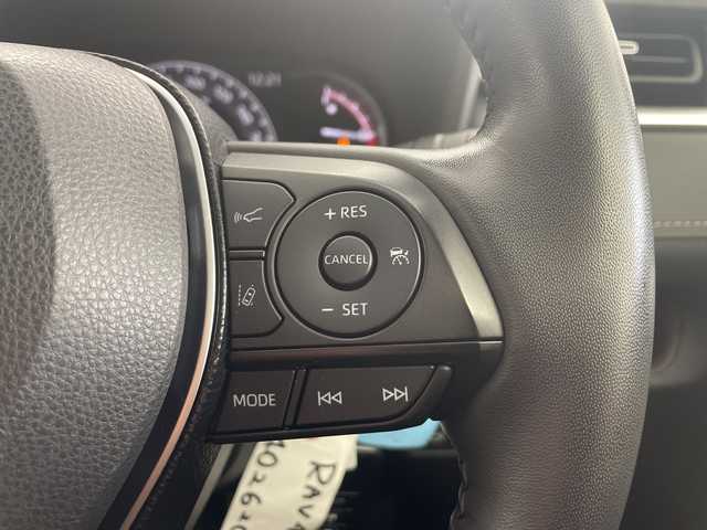 トヨタ ＲＡＶ４ G Zパッケージ 愛知県 2021(令3)年 3.8万km ダークブルーマイカ /純正9インチディスプレイオーディオ//パノラミックビューモニター//Bluetooth・USB・AM・FM・AppleCarPlay・AndroidAuto//ビルトインETC//デジタルインナーミラー//ハンズフリーパワーバックドア//合皮シート//運転席パワーシート//運転席助手席シートヒーター//純正フロアマット//トヨタセーフティセンス//プリクラッシュセーフティ//レーントレーシングアシスト//レーダークルーズコントロール//オートマチックハイビーム//ロードサインアシスト//先行車発進お知らせ//インテリジェントクリアランスソナー//パーキングサポートブレーキ//BSM//ダウンヒルアシストコントロール//ヒススタートアシストコントロール//MTモード付AT//LEDヘッドライト//オートライト//純正ドアバイザー//電動格納ミラー//革巻きステアリング//ステアリングヒーター//ステアリングスイッチ//プッシュスタート//スマートキー