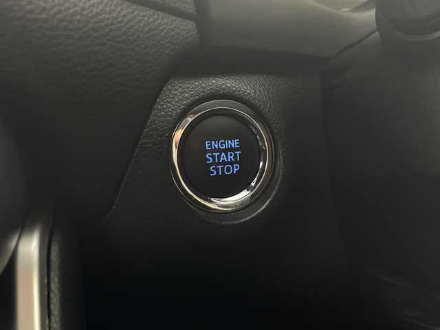 トヨタ ＲＡＶ４ G Zパッケージ 愛知県 2021(令3)年 3.8万km ダークブルーマイカ /純正9インチディスプレイオーディオ//パノラミックビューモニター//Bluetooth・USB・AM・FM・AppleCarPlay・AndroidAuto//ビルトインETC//デジタルインナーミラー//ハンズフリーパワーバックドア//合皮シート//運転席パワーシート//運転席助手席シートヒーター//純正フロアマット//トヨタセーフティセンス//プリクラッシュセーフティ//レーントレーシングアシスト//レーダークルーズコントロール//オートマチックハイビーム//ロードサインアシスト//先行車発進お知らせ//インテリジェントクリアランスソナー//パーキングサポートブレーキ//BSM//ダウンヒルアシストコントロール//ヒススタートアシストコントロール//MTモード付AT//LEDヘッドライト//オートライト//純正ドアバイザー//電動格納ミラー//革巻きステアリング//ステアリングヒーター//ステアリングスイッチ//プッシュスタート//スマートキー