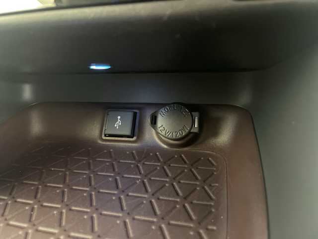 トヨタ ＲＡＶ４ G Zパッケージ 愛知県 2021(令3)年 3.8万km ダークブルーマイカ /純正9インチディスプレイオーディオ//パノラミックビューモニター//Bluetooth・USB・AM・FM・AppleCarPlay・AndroidAuto//ビルトインETC//デジタルインナーミラー//ハンズフリーパワーバックドア//合皮シート//運転席パワーシート//運転席助手席シートヒーター//純正フロアマット//トヨタセーフティセンス//プリクラッシュセーフティ//レーントレーシングアシスト//レーダークルーズコントロール//オートマチックハイビーム//ロードサインアシスト//先行車発進お知らせ//インテリジェントクリアランスソナー//パーキングサポートブレーキ//BSM//ダウンヒルアシストコントロール//ヒススタートアシストコントロール//MTモード付AT//LEDヘッドライト//オートライト//純正ドアバイザー//電動格納ミラー//革巻きステアリング//ステアリングヒーター//ステアリングスイッチ//プッシュスタート//スマートキー