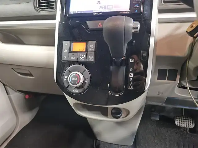 ダイハツ タント X SA Ⅲ 愛媛県 2017(平29)年 3.9万km 赤 〇社外ナビ（BL/TV/CD/DVD）/〇バックカメラ/〇片側パワースライドドア/〇スマートアシスト３/〇アイドリングストップ/〇ドライブレコーダー/〇シートヒーター/〇オートライト/〇オートエアコン/〇スマートキー/〇禁煙車