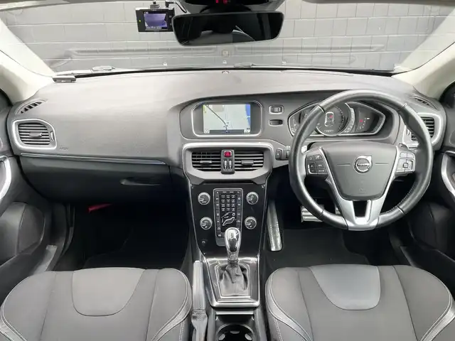 ボルボ Ｖ４０ D4 モメンタム 三重県 2016(平28)年 4.7万km デニムブルーメタリック ワンオーナー/ＡＣＣ/衝突軽減/シティセーフ/ＢＬＩＳ/純正ナビ/バックカメラ/フルセグＴＶ/Ｂｌｕｅｔｏｏｔｈ/パワーシート/シートメモリー機能/社外ドライブレコーダー /ETC車載器 /純正17インチアルミホイール