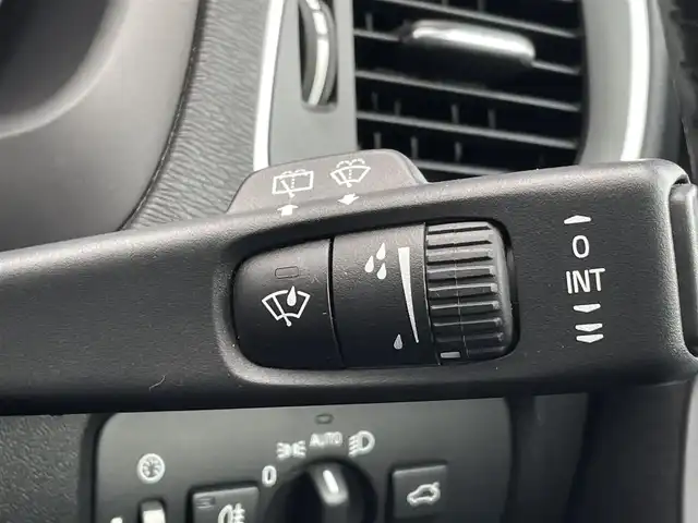 ボルボ Ｖ４０ D4 モメンタム 三重県 2016(平28)年 4.7万km デニムブルーメタリック ワンオーナー/ＡＣＣ/衝突軽減/シティセーフ/ＢＬＩＳ/純正ナビ/バックカメラ/フルセグＴＶ/Ｂｌｕｅｔｏｏｔｈ/パワーシート/シートメモリー機能/社外ドライブレコーダー /ETC車載器 /純正17インチアルミホイール