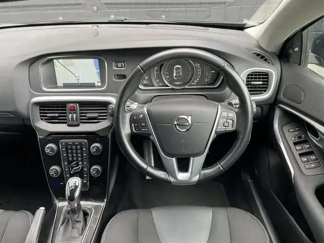 ボルボ Ｖ４０ D4 モメンタム 三重県 2016(平28)年 4.7万km デニムブルーメタリック ワンオーナー/ＡＣＣ/衝突軽減/シティセーフ/ＢＬＩＳ/純正ナビ/バックカメラ/フルセグＴＶ/Ｂｌｕｅｔｏｏｔｈ/パワーシート/シートメモリー機能/社外ドライブレコーダー /ETC車載器 /純正17インチアルミホイール